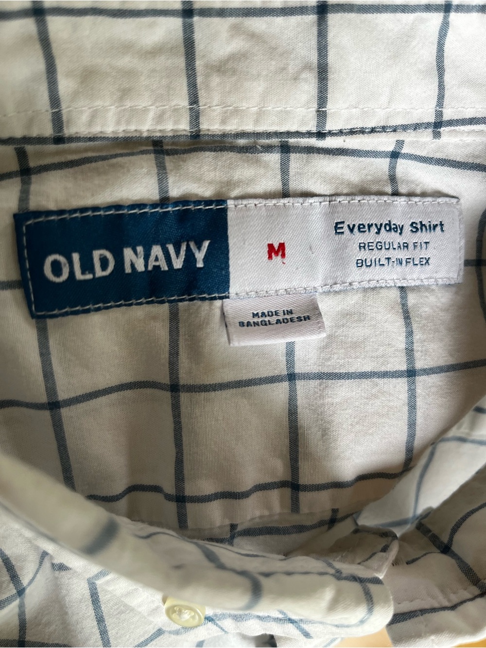 Set of 2 Old Navy Men’s Sz M Everyday Regular Fit Shirts Blue and White - Picture 7 of 7